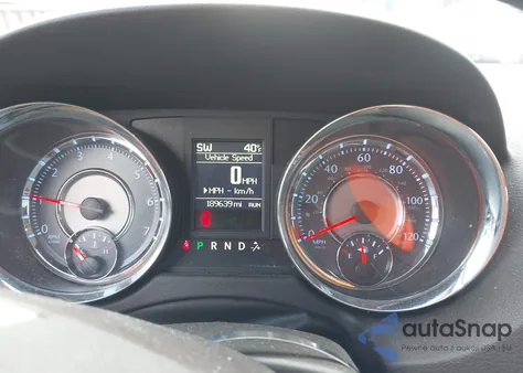 2015 Chrysler Town & Country Touring-L z USA, uszkodzony, nr VIN 2C4RC1CG0FR602635